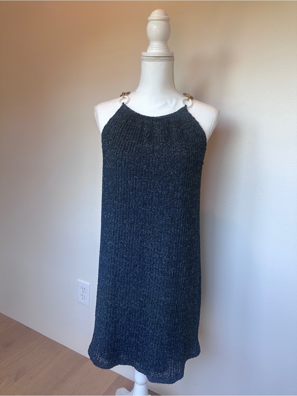 Tash + Sophie Navy blue Knit Ring Detail Top – Size Small 🖤